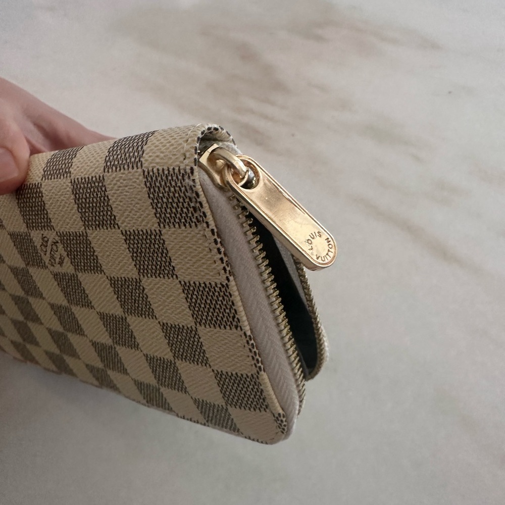 Checkered Zip Wallet - Picture 2 of 4
